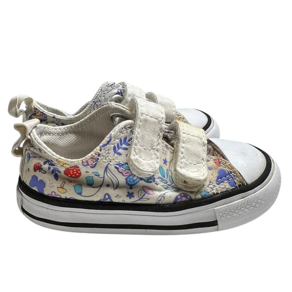 Converse Infant Girls Butterfly Easy-On Chuck Taylor All Star Sneakers - Size 5 - Picture 1 of 9